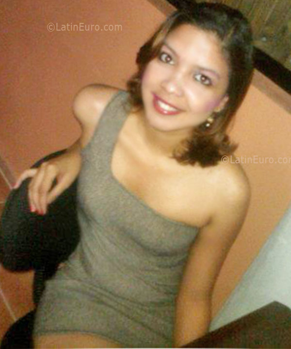 Date this pretty Dominican Republic girl Jenny vanessa f from Puerto Plata DO8422