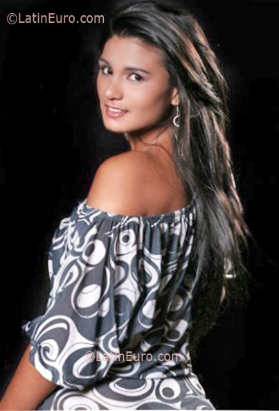 Date this lovely Colombia girl Katherine from Bogota CO7514