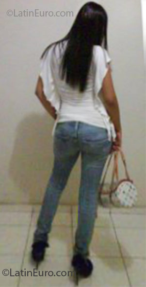 Date this beautiful Dominican Republic girl Naioby from Santiago DO8473