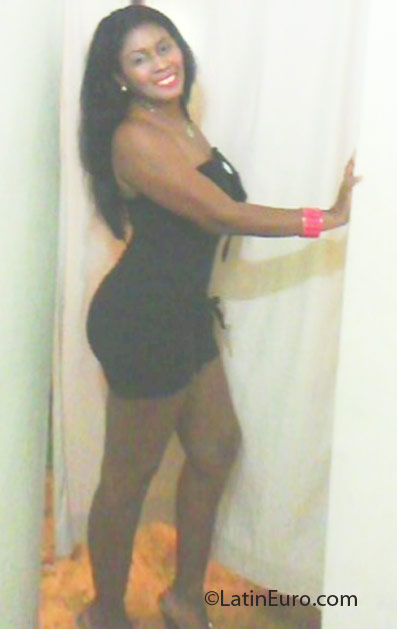 Date this sensual Dominican Republic girl Ana from Santo Domingo DO8476
