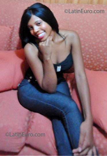 Date this sultry Dominican Republic girl Glenis from Puerto Plata DO8492