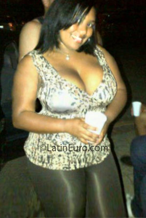Date this sensual Dominican Republic girl Maribel from Santo Domingo DO8499