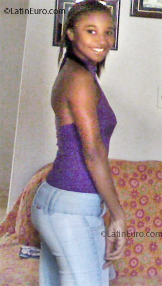 Date this young Brazil girl Valdirene from Nanuque BR5893