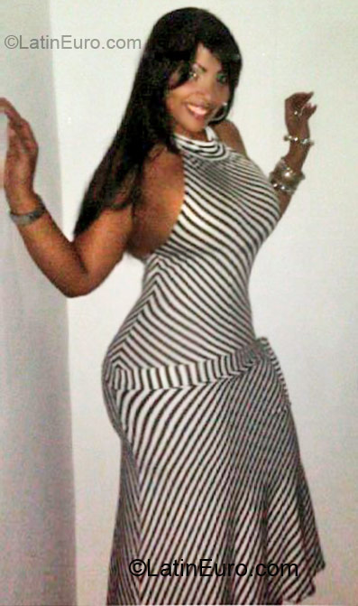 Date this tall Dominican Republic girl Wendy from Santo Domingo DO8608