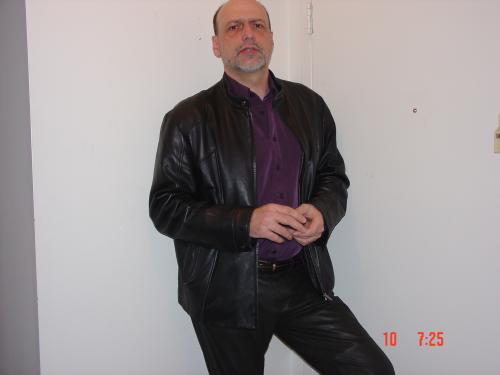 Date this exotic United States man Rover442 from San Antonio US10944
