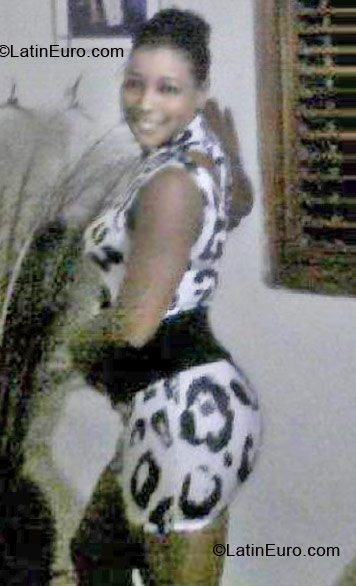 Date this georgeous Dominican Republic girl Leury from Santo Domingo DO8659
