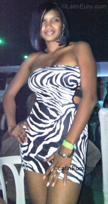 Date this pretty Dominican Republic girl Cleopatra from Santo Domingo DO8663