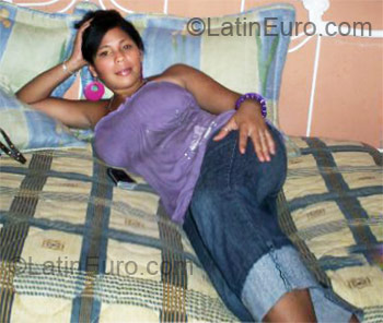 Date this foxy Dominican Republic girl Raquel from Moca DO8669
