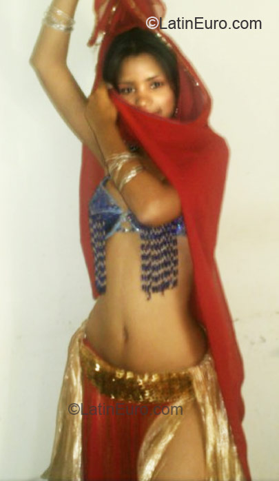Date this cute Dominican Republic girl Dang from Santo Domingo DO8672