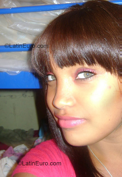 Date this stunning Dominican Republic girl Sterling from La Vega DO8692