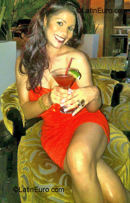 Date this nice looking Dominican Republic girl Luisa Ortiz from Santiago DO8726