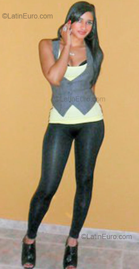 Date this happy Dominican Republic girl M.Castillo from Santiago DO8787