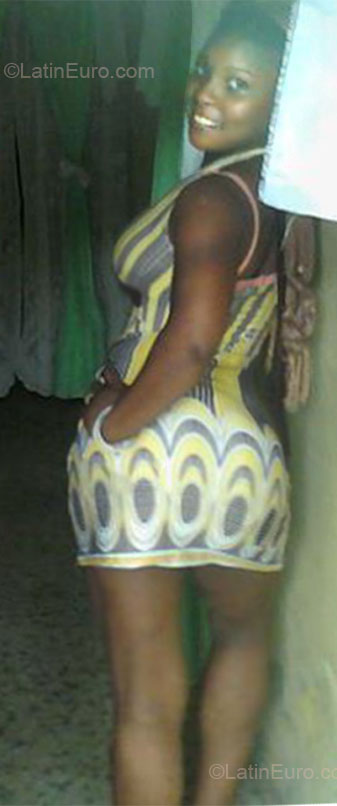 Date this lovely Dominican Republic girl Iris from La Vega DO8807
