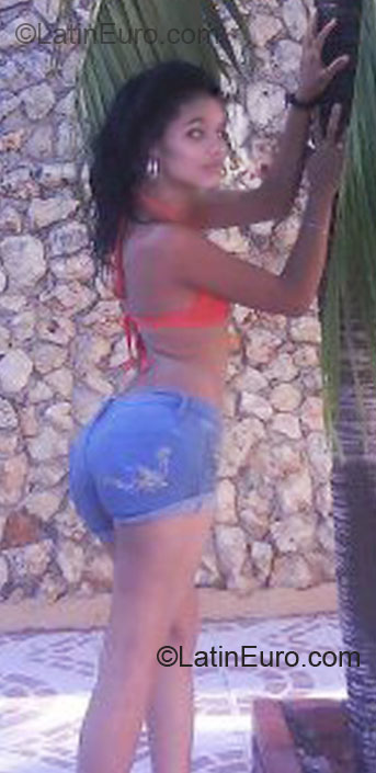 Date this voluptuous Dominican Republic girl Luisa Maria from Santo Domingo DO8812