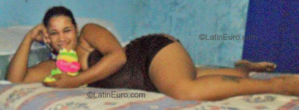Date this lovely Dominican Republic girl HEIDY101 from Santo Domingo Oeste DO8830