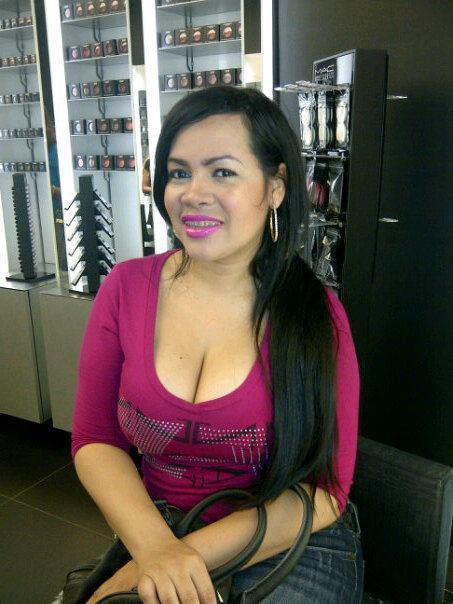 Date this sensual Dominican Republic girl Yudelka from Santo Domingo DO8893