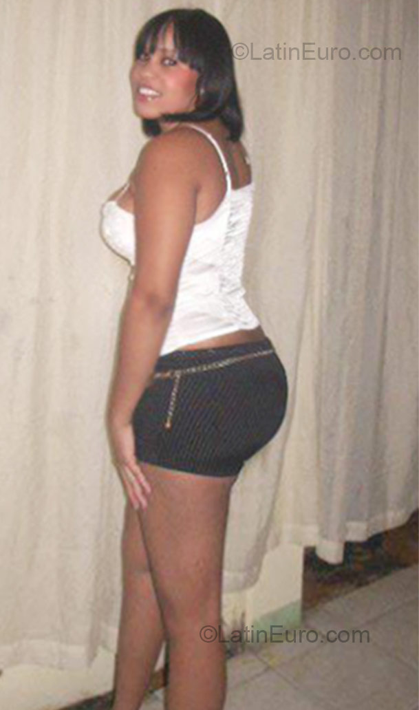 Date this passionate Dominican Republic girl Ruthbrit from Santo Domingo DO8945