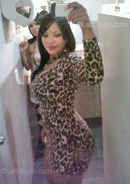 Date this charming Dominican Republic girl Cristina from Santo Domingo DO22818