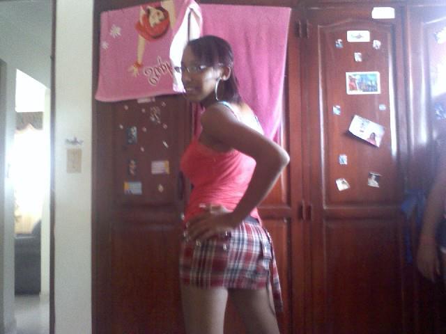Date this young Dominican Republic girl Yinely from Santiago DO9007
