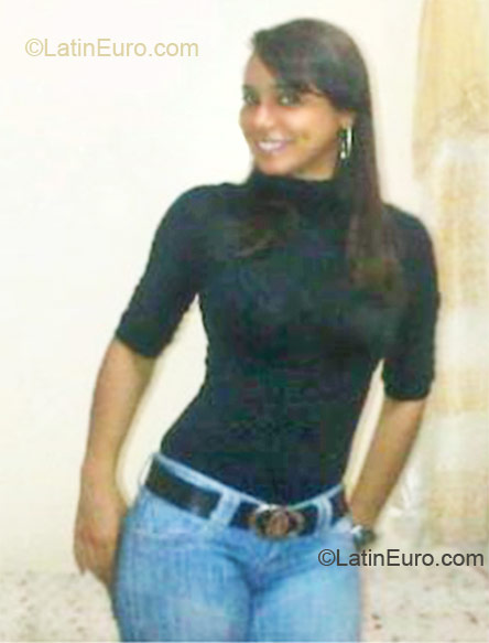 Date this tall Dominican Republic girl Raylin from Santiago DO9083