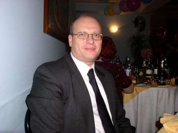 Date this tall United States man Roger from Vallejo US11258