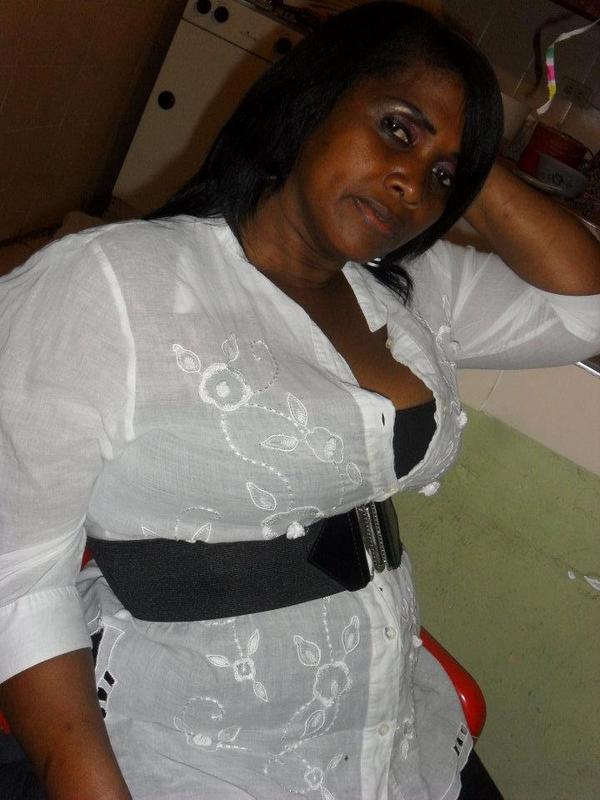 Date this nice looking Colombia girl Dorita from Cali CO7843