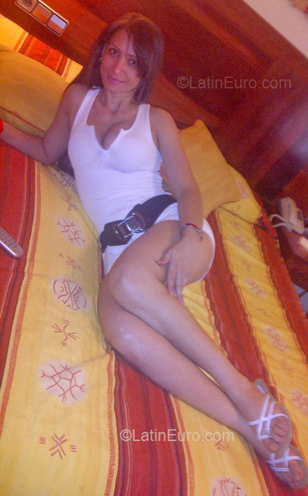 Date this hot Dominican Republic girl La chika w from Dominican Republic DO9192