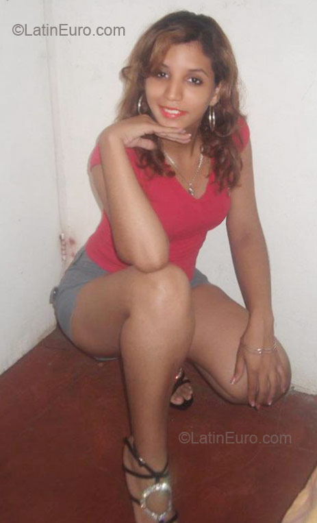 Date this young Dominican Republic girl Pati from  DO9248