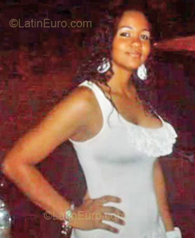 Date this hot Colombia girl Lucinda from Cartagena CO7938