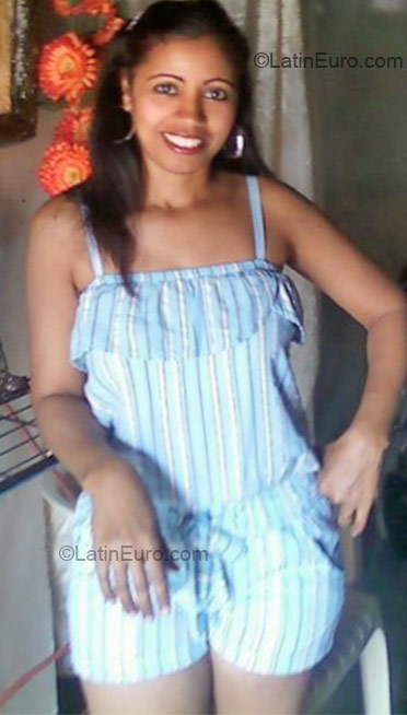 Date this hard body Dominican Republic girl Raquel from Mao Valverde DO9263