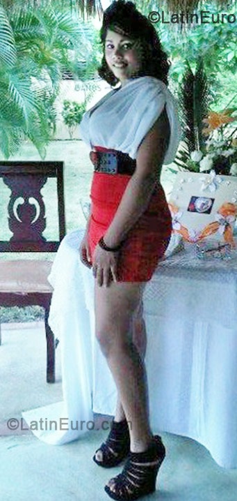 Date this gorgeous Dominican Republic girl Yojan from Higuey DO9282