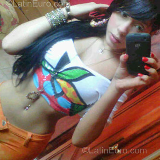 Date this gorgeous Dominican Republic girl Kim from Republika Dominicana DO9286