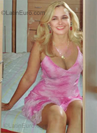 Date this hard body Colombia girl Martha from Cartagena CO7967