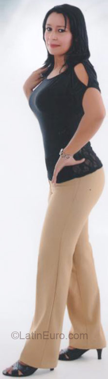 Date this good-looking Colombia girl Maria Fernanda from Cali CO7983