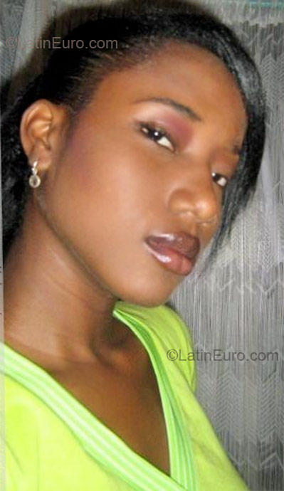 Date this hard body Colombia girl Gisseth from Bogota CO7985