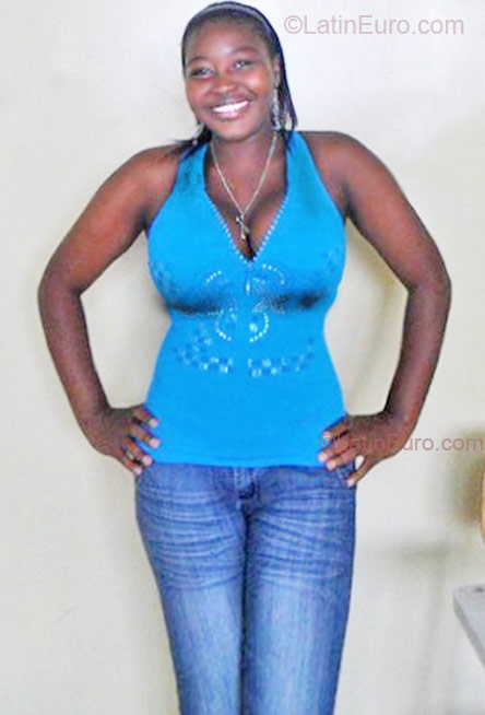Date this gorgeous Colombia girl Patricia from Medelln CO8003
