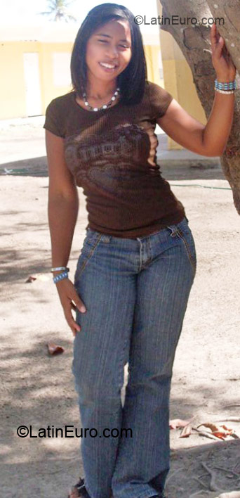 Date this voluptuous Dominican Republic girl Sandra from San Pedro De Macoris DO9329