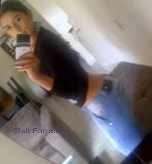 Date this pretty Colombia girl Natalia Andrea from Medellin CO8010