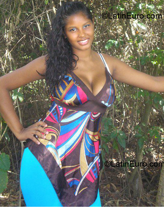 Date this tall Dominican Republic girl Clarivel from Santiago DO9340