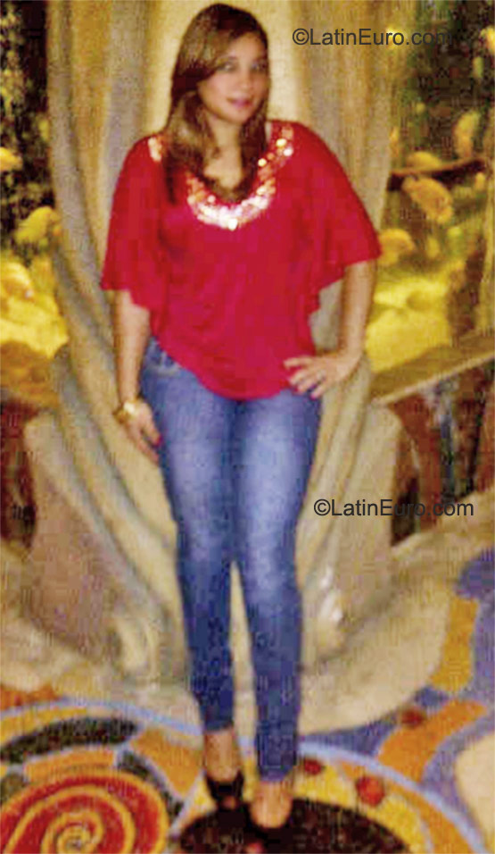 Date this hot Dominican Republic girl Yosmeiry from Puerto Plata DO9370