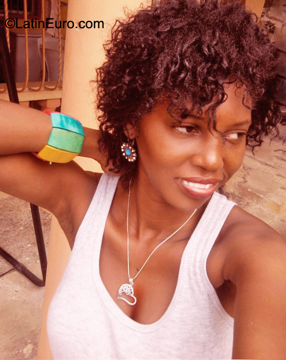 Date this beautiful Dominican Republic girl Yoselyn from Santo Domingo DO9388