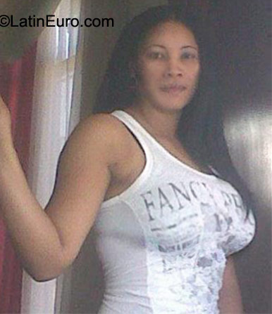 Date this gorgeous Dominican Republic girl Belkis from Santo Domingo DO9436