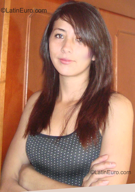 Date this charming Colombia girl Paula from Bogota CO8139