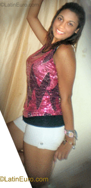 Date this delightful Colombia girl Rossy from Barranquilla CO8143