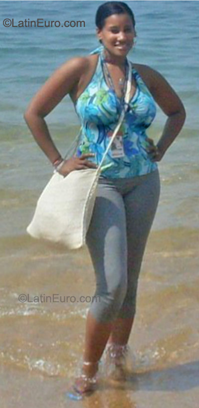 Date this young Dominican Republic girl Ammirys from La Romana DO9491