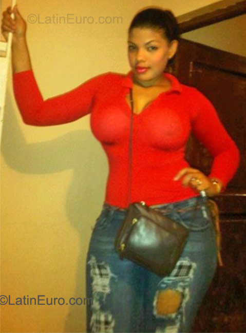 Date this charming Dominican Republic girl Carolina from Santo Domingo DO9533