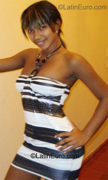 Date this attractive Dominican Republic girl Lanegra2126 from Santo Domingo DO9534