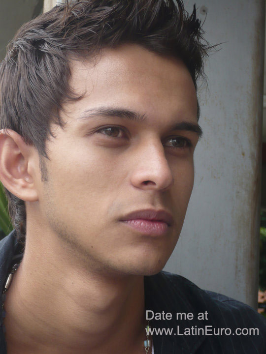 Date this passionate Colombia man David from Medellin CO8206