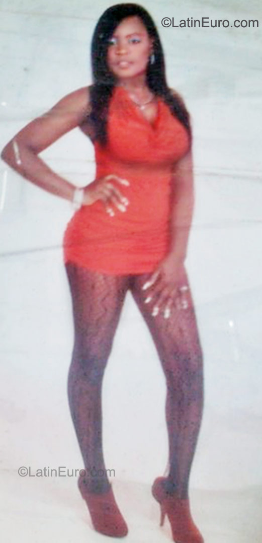 Date this nice looking Dominican Republic girl Krissbelle from La Romana DO9552