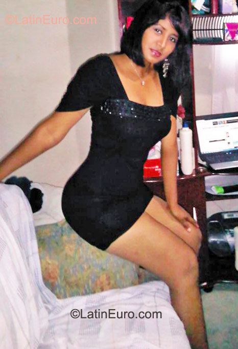 Date this hot Honduras girl Jossy from La Lima,cortes HN440
